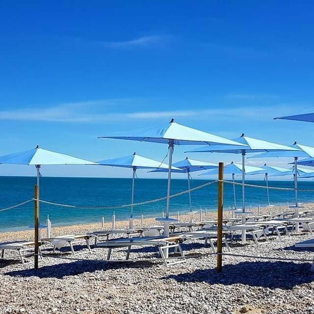 מאטינאטה Residence Lido Dei Pini מראה חיצוני תמונה