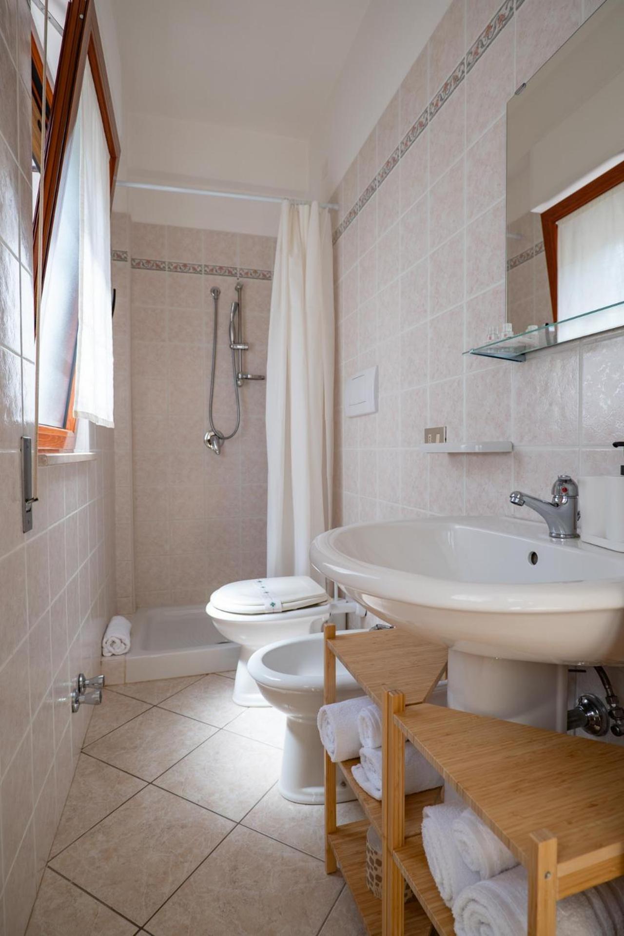 מאטינאטה Residence Lido Dei Pini מראה חיצוני תמונה